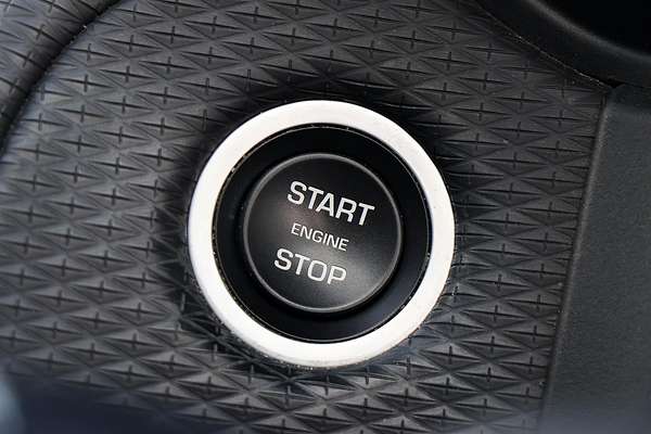 2018 Land Rover Range Rover Velar D240 L560