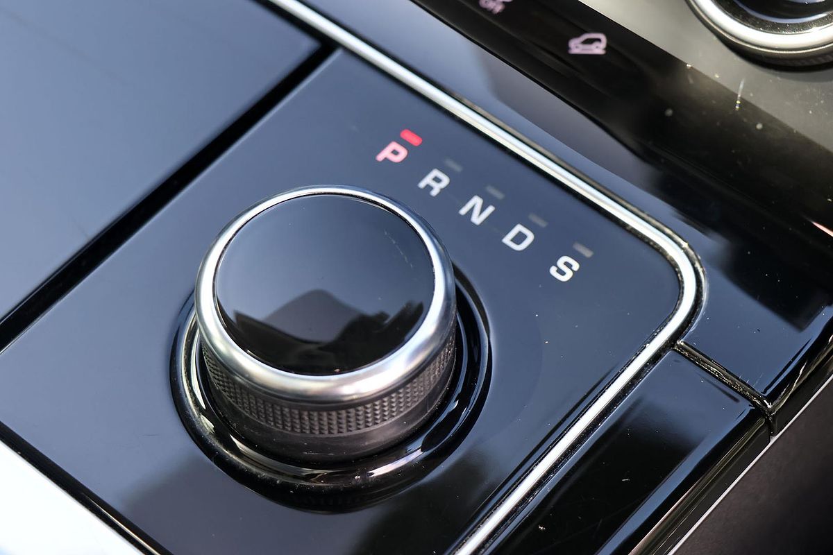 2018 Land Rover Range Rover Velar D240 L560