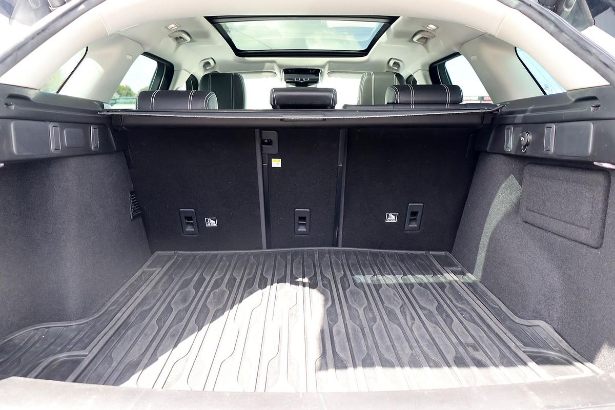 2018 Land Rover Range Rover Velar D240 L560