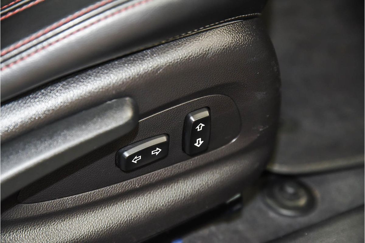 2016 Holden Commodore SV6 Black VF Series II
