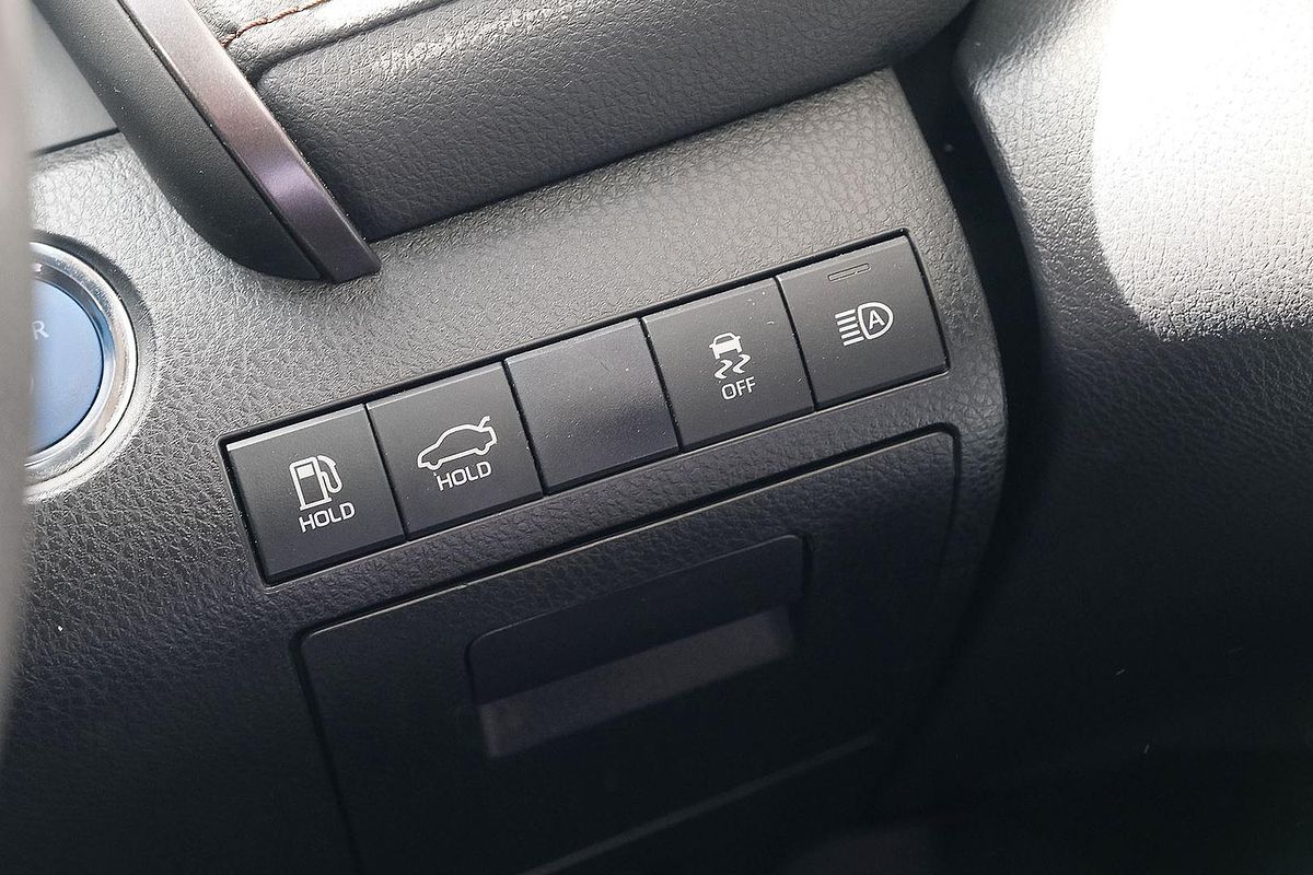 2019 Toyota Camry Ascent AXVH71R