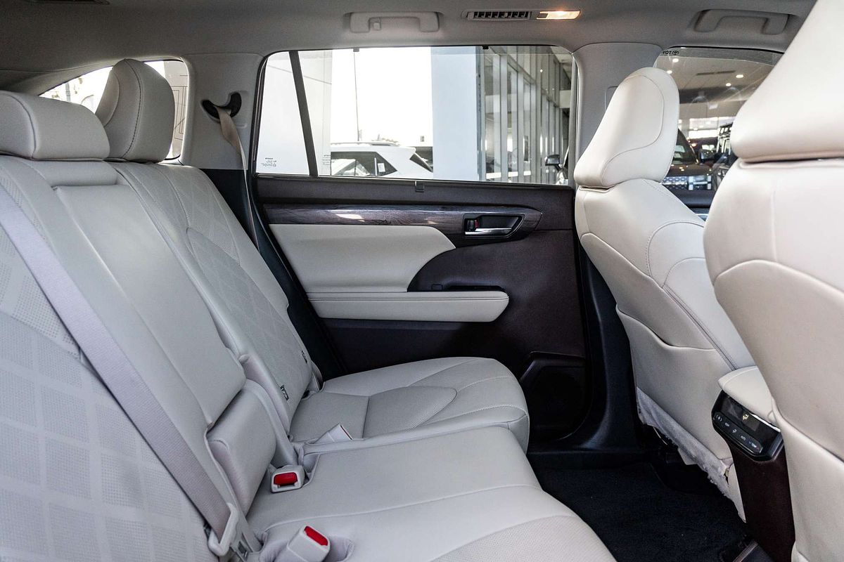 2022 Toyota Kluger Grande GSU75R