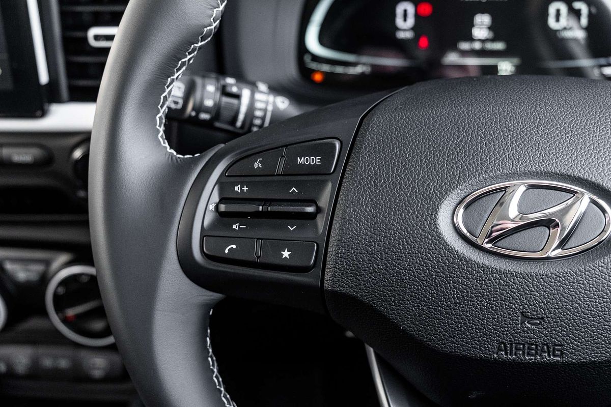 2025 Hyundai Venue Active QX.V5