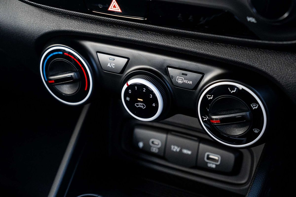 2025 Hyundai Venue Active QX.V5