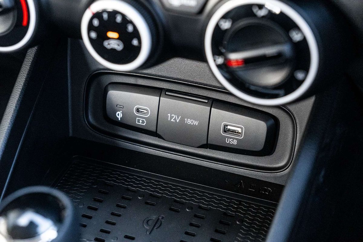 2025 Hyundai Venue Active QX.V5