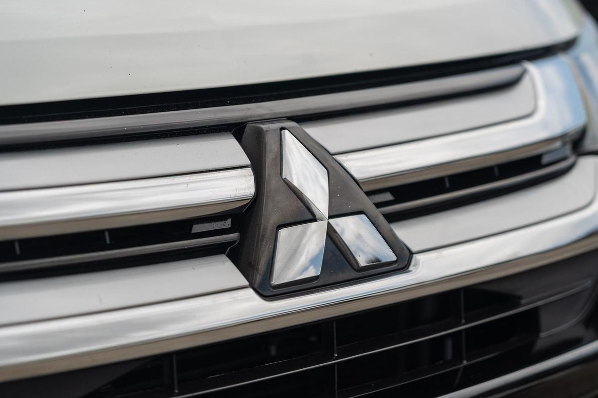 2017 Mitsubishi Outlander LS Safety Pack ZK