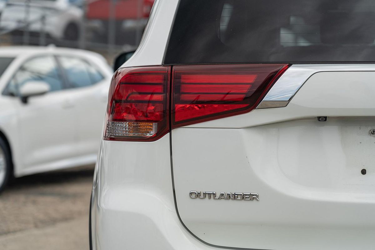 2017 Mitsubishi Outlander LS Safety Pack ZK