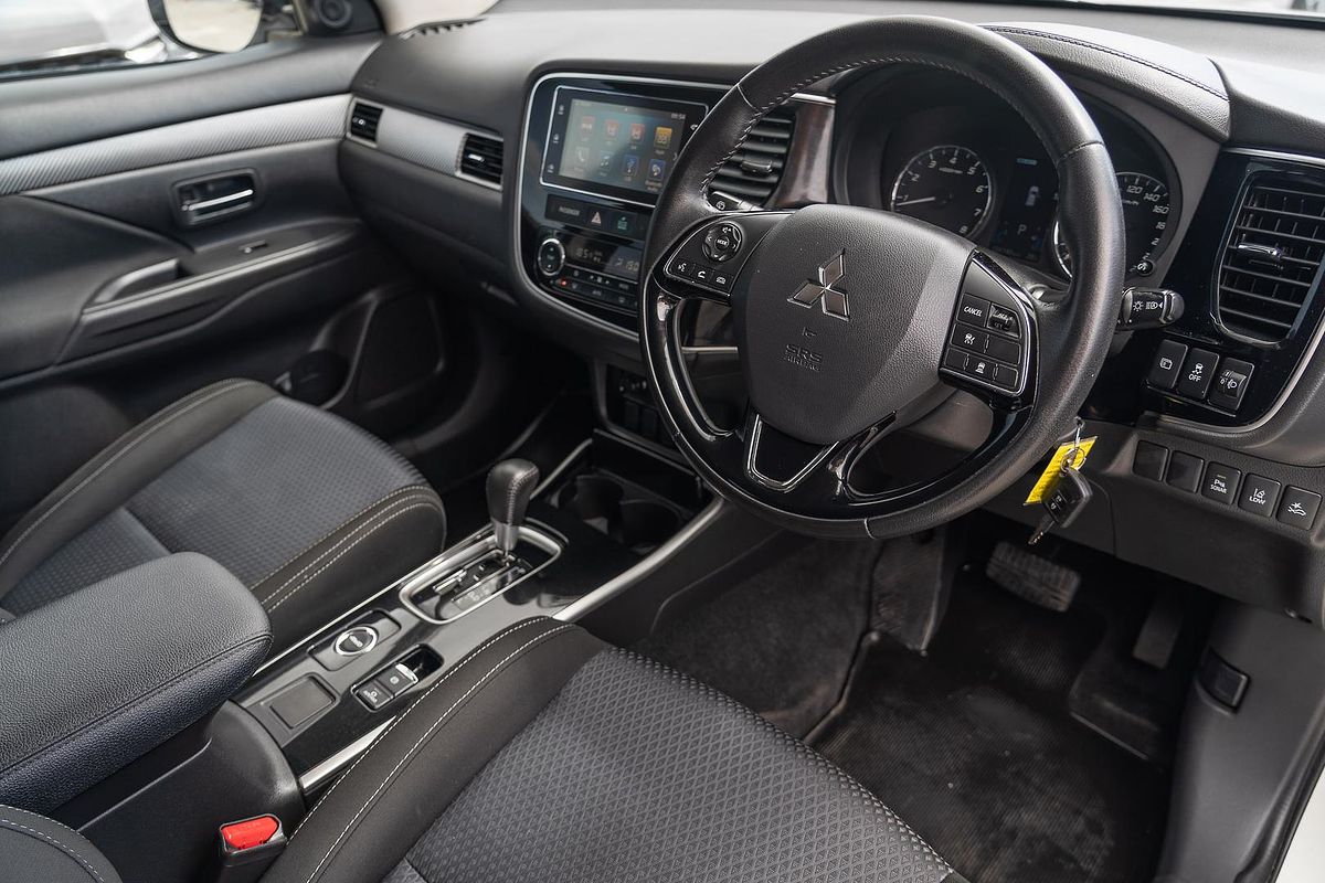 2017 Mitsubishi Outlander LS Safety Pack ZK