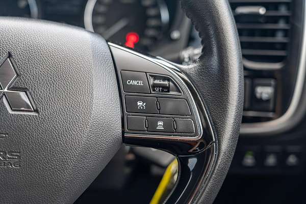 2017 Mitsubishi Outlander LS Safety Pack ZK