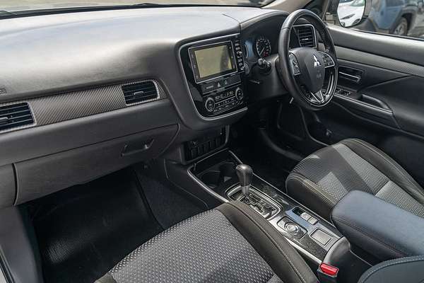 2017 Mitsubishi Outlander LS Safety Pack ZK