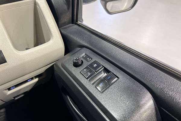 2023 Toyota Hiace Commuter GDH322R ELWB High Roof
