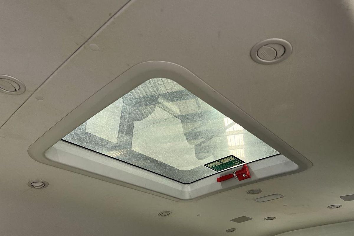 2023 Toyota Hiace Commuter GDH322R ELWB High Roof