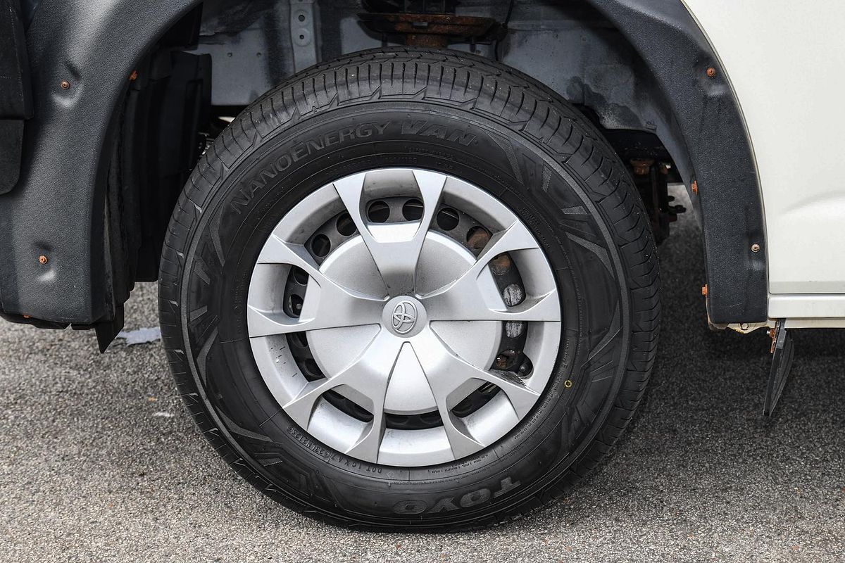 2022 Toyota Hiace Commuter GDH322R ELWB High Roof