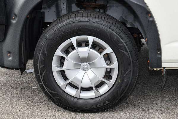 2022 Toyota Hiace Commuter GDH322R ELWB High Roof