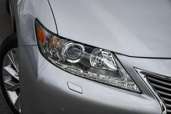 2014 Lexus ES ES300h Sports Luxury AVV60R