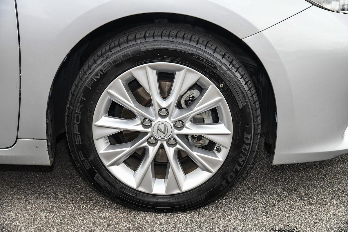 2014 Lexus ES ES300h Sports Luxury AVV60R