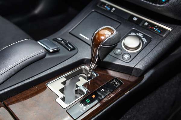 2014 Lexus ES ES300h Sports Luxury AVV60R