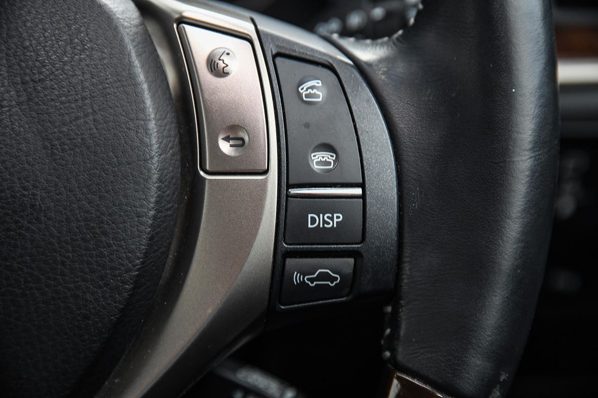 2014 Lexus ES ES300h Sports Luxury AVV60R