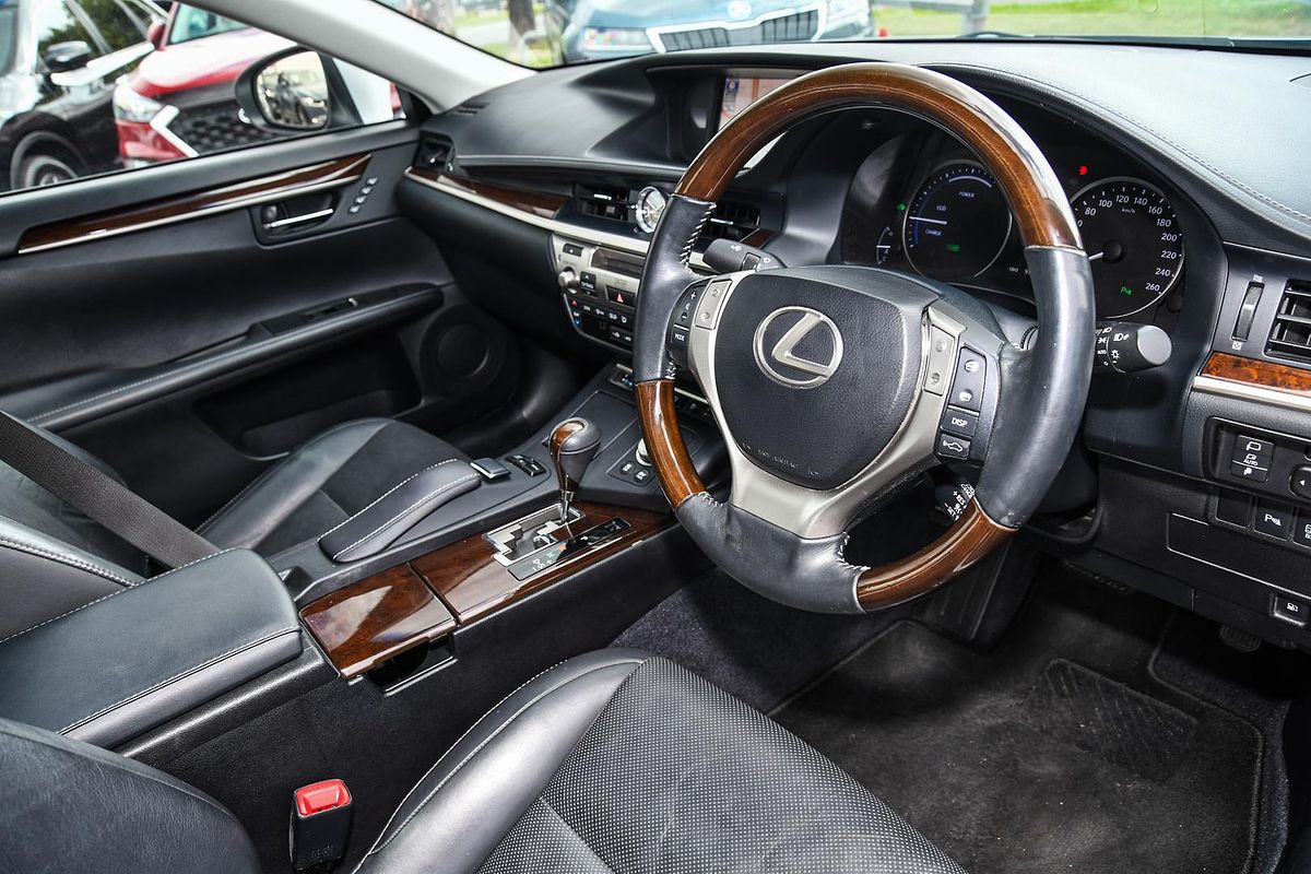2014 Lexus ES ES300h Sports Luxury AVV60R
