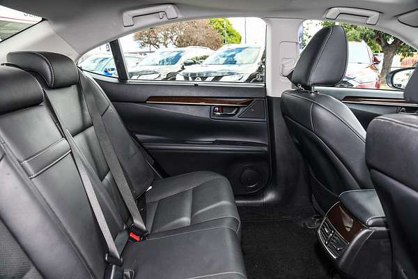 2014 Lexus ES ES300h Sports Luxury AVV60R