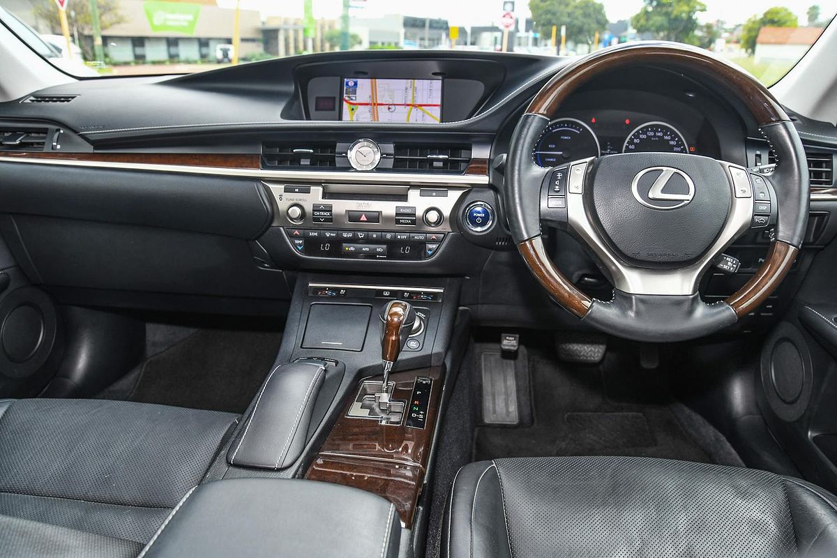 2014 Lexus ES ES300h Sports Luxury AVV60R