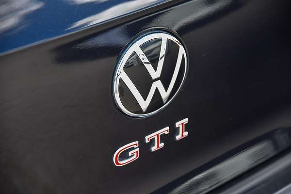 2022 Volkswagen Golf GTI 8