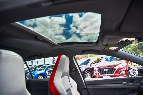 2022 Volkswagen Golf GTI 8