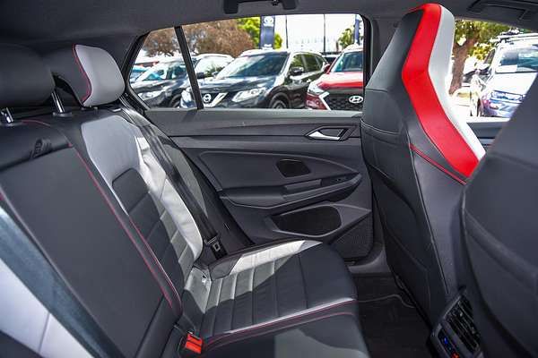 2022 Volkswagen Golf GTI 8