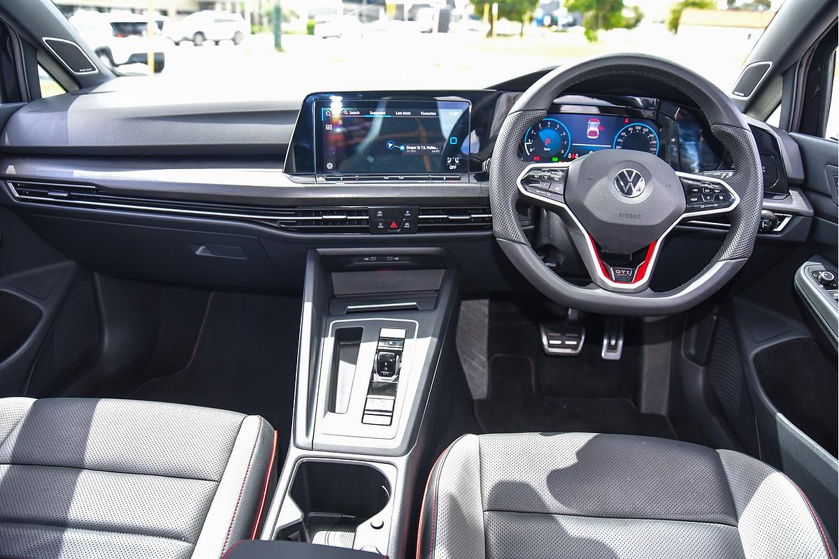 2022 Volkswagen Golf GTI 8