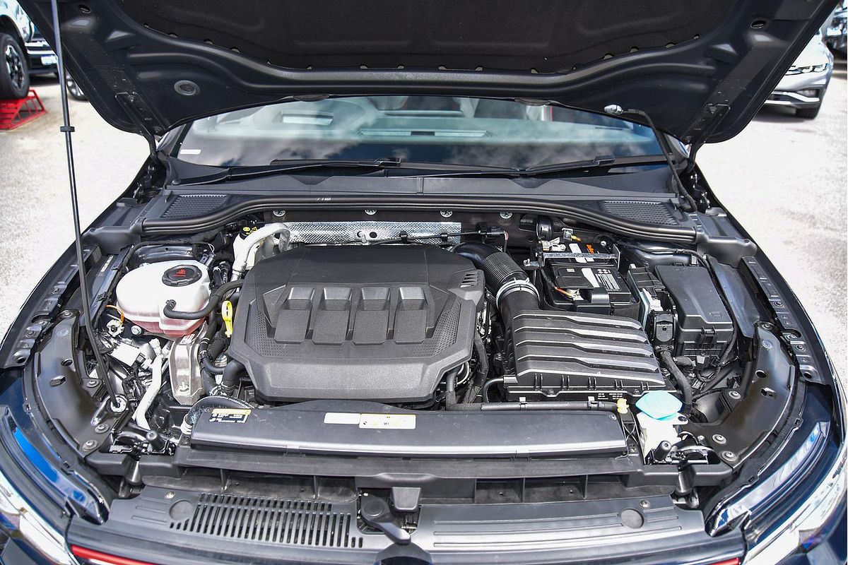 2022 Volkswagen Golf GTI 8