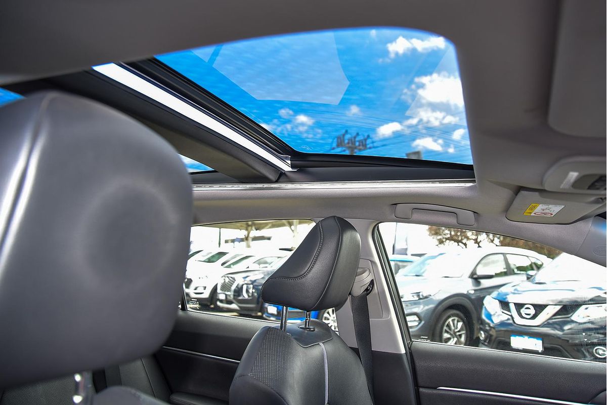 2021 Toyota Camry SL AXVH70R