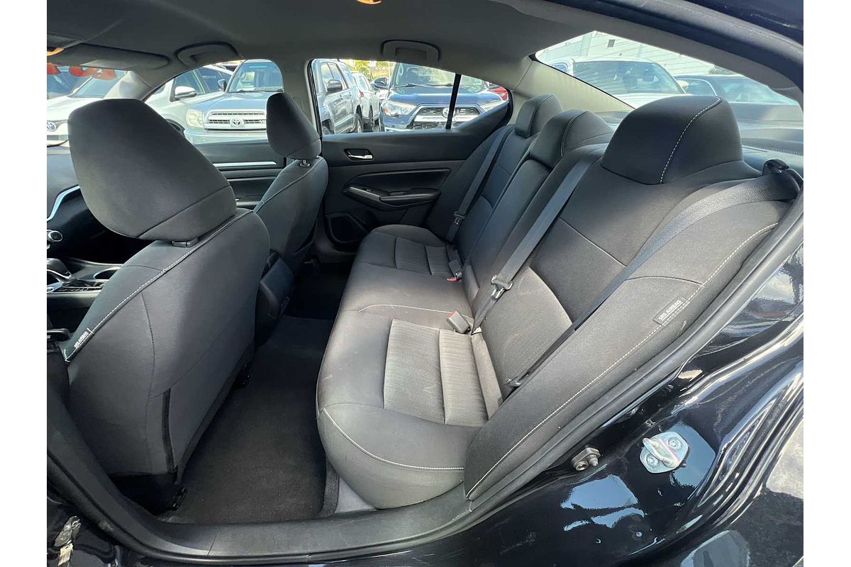 2022 Nissan Altima 2.5 SV