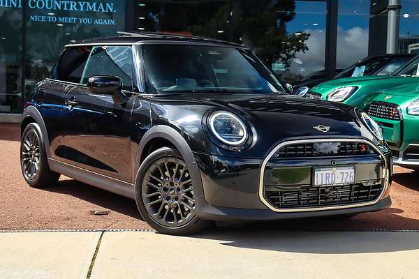 2025 MINI Cooper S Favoured F66
