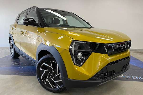 2025 Mahindra XUV3XO AX7L