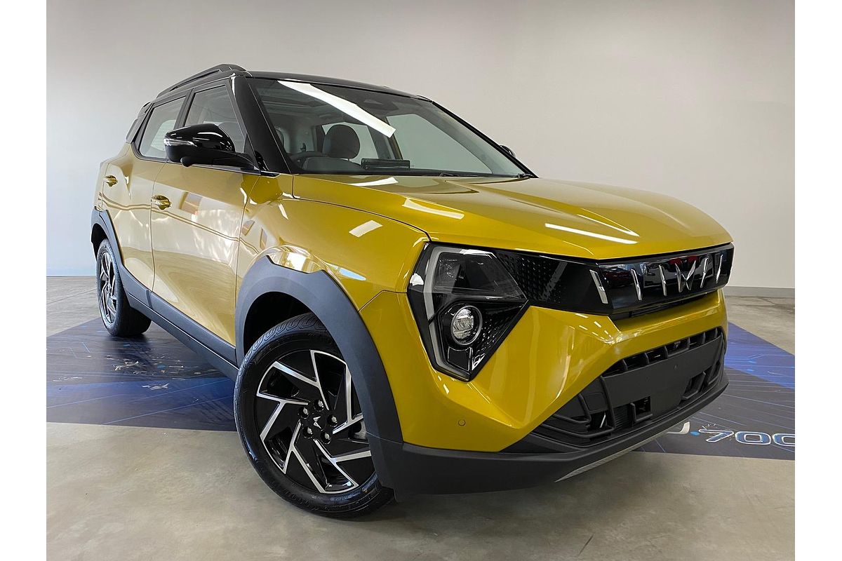 2025 Mahindra XUV3XO AX7L