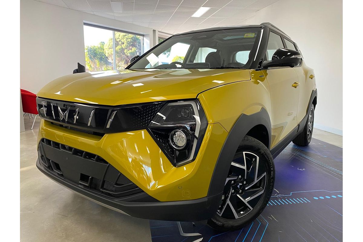 2025 Mahindra XUV3XO AX7L