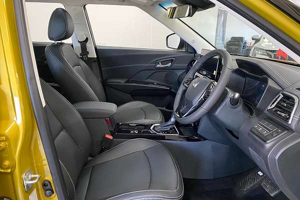 2025 Mahindra XUV3XO AX7L