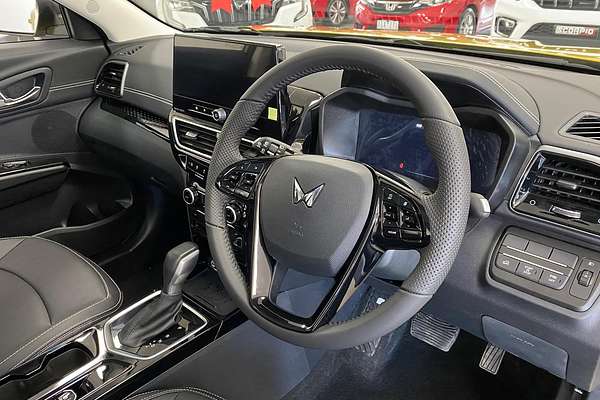 2025 Mahindra XUV3XO AX7L