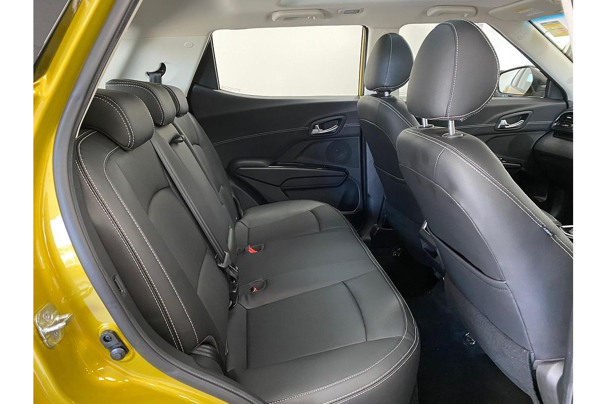 2025 Mahindra XUV3XO AX7L