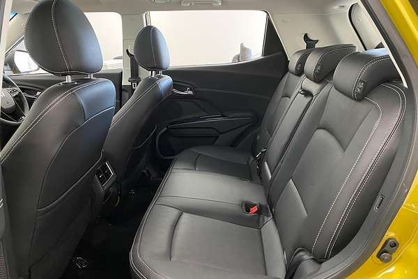 2025 Mahindra XUV3XO AX7L