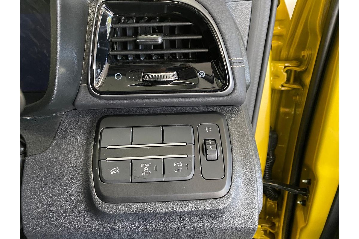 2025 Mahindra XUV3XO AX7L