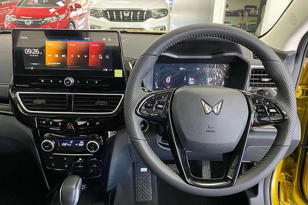 2025 Mahindra XUV3XO AX7L