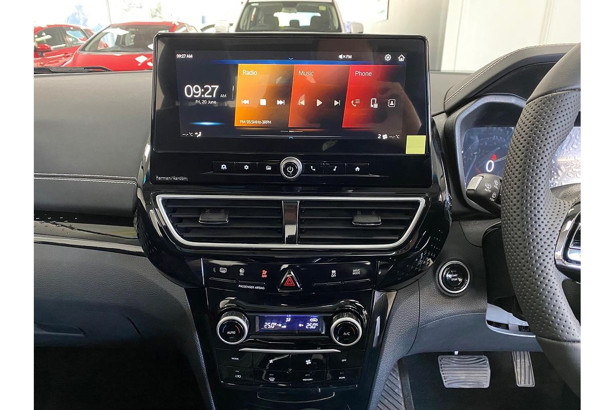 2025 Mahindra XUV3XO AX7L