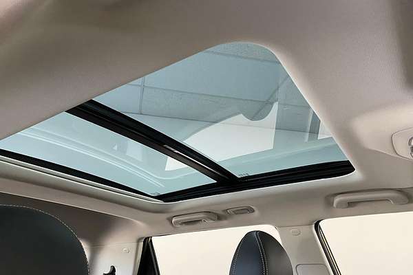 2025 Mahindra XUV3XO AX7L