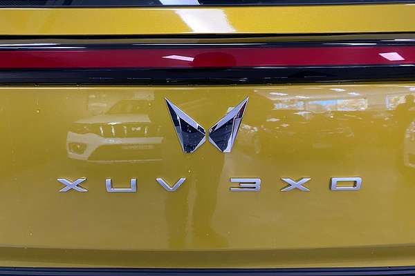 2025 Mahindra XUV3XO AX7L