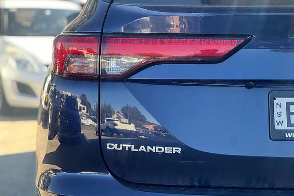 2021 Mitsubishi Outlander ES ZM