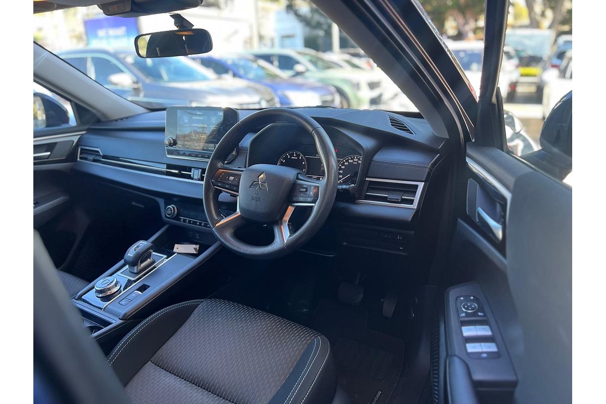 2021 Mitsubishi Outlander ES ZM