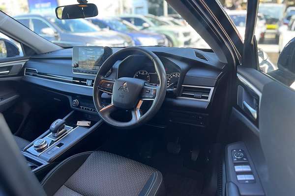 2021 Mitsubishi Outlander ES ZM