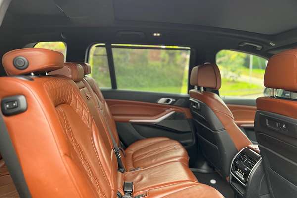 2021 BMW X7 xDrive30d M Sport Dark Shadow Edition G07