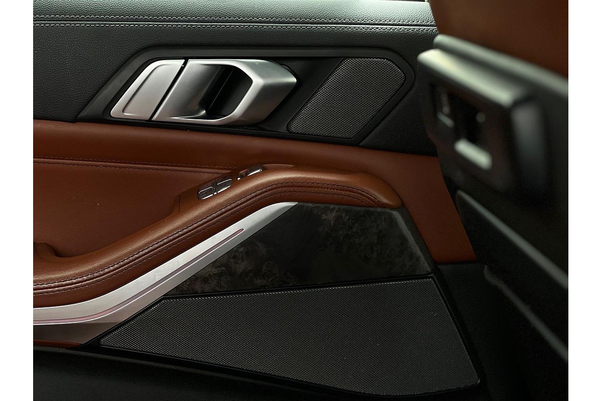 2021 BMW X7 xDrive30d M Sport Dark Shadow Edition G07